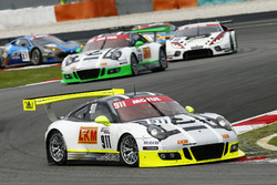 #911 Manthey Racing Porsche 911 GT3R: Earl Bamber, Nick Tandy, Patrick Pilet