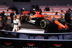Fernando Alonso, McLaren con os medios