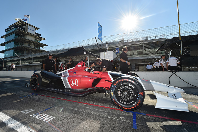 Oriol Servia testing the 2018 Honda IndyCar