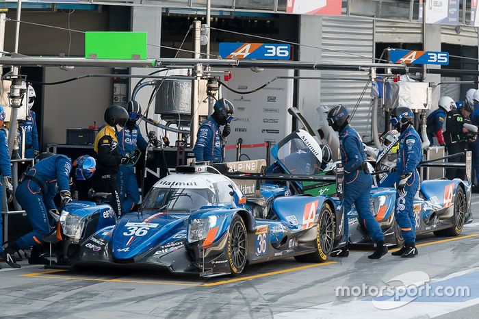 #36 Signatech Alpine A470 Gibson: Gustavo Menezes, Romain Dumas, Matt Rao, #35 Signatech Alpine A470 Gibson: Nelson Panciatici, Pierre Ragues, Andre Negrao