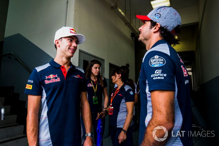 Pierre Gasly, Scuderia Toro Rosso, Carlos Sainz Jr., Scuderia Toro Rosso
