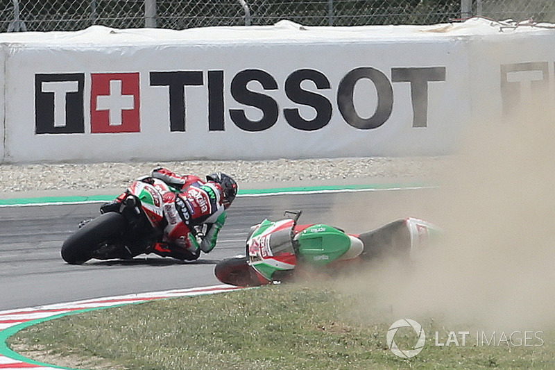 Chute d'Aleix Espargaro, Aprilia Racing Team Gresini