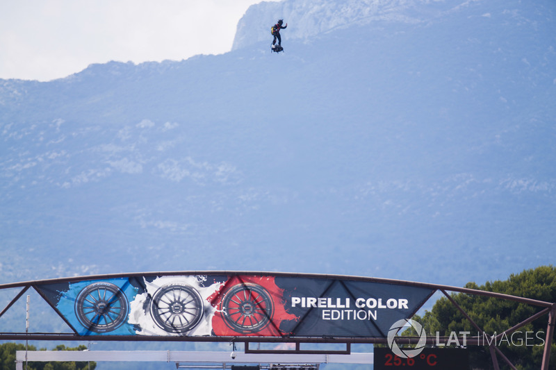 The Zapata Flyboard Air is demonstrated to the crowds prior to the start