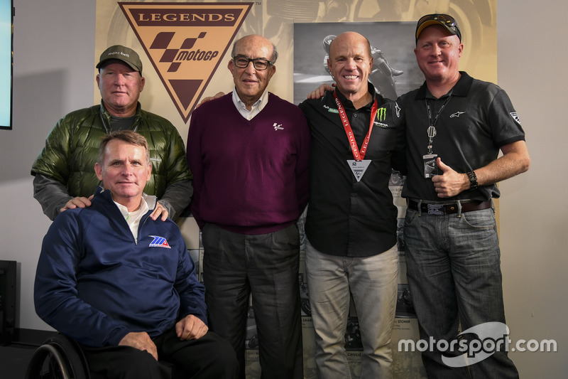 Carmelo Ezpeleta, PDG de Dorna Sports, Randy Mamola, Kenny Roberts, Kenny Roberts Jr., et Wayne Rainey