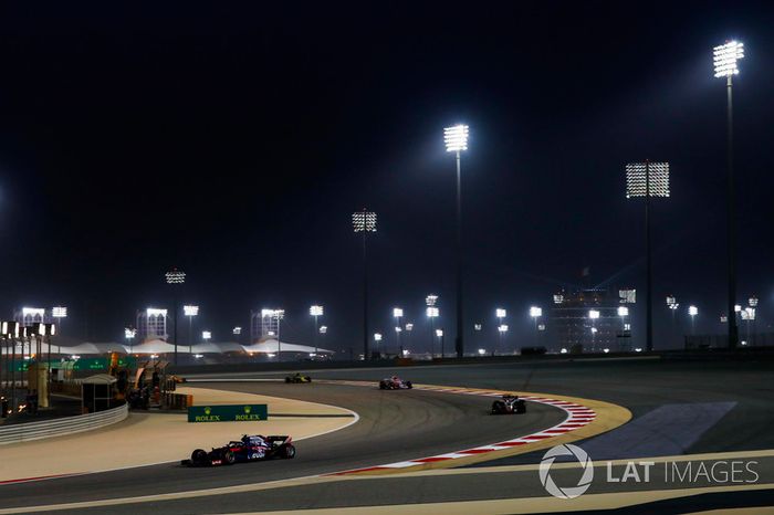 Pierre Gasly, Toro Rosso STR13 Honda, Kevin Magnussen, Haas F1 Team VF-18 Ferrari, y Esteban Ocon, Force India VJM11 Mercedes