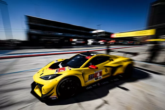 #4 Corvette Racing by Pratt Miller Motorsports Corvette Z06 GT3.R: Tommy Milner, Nicky Catsburg