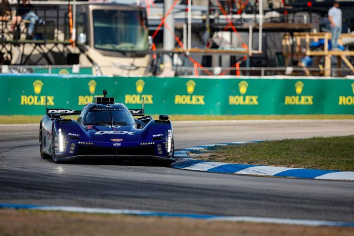 #10 Cadillac Wayne Taylor Racing Cadillac V-Series.R: Ricky Taylor, Filipe Albuquerque, Will Stevens