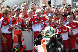 Winnaar Andrea Iannone, Ducati Team, 2e plaats Andrea Dovizioso, Ducati Team