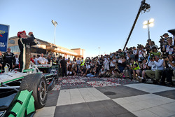 Race winner and 2016 champion Simon Pagenaud, Team Penske Chevrolet