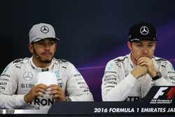 (L to R): Lewis Hamilton, Mercedes AMG F1 and team mate Nico Rosberg, Mercedes AMG F1 in the post qu
