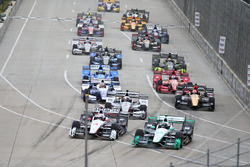 Départ : Simon Pagenaud, Team Penske Chevrolet mène