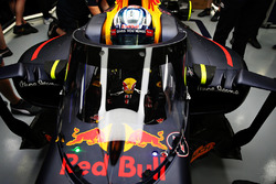 Daniel Ricciardo, Red Bull Racing RB12 con l'Aero Screen