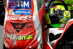 Andrea Iannone, Ducati Team, dopo la caduta durante le qualifiche