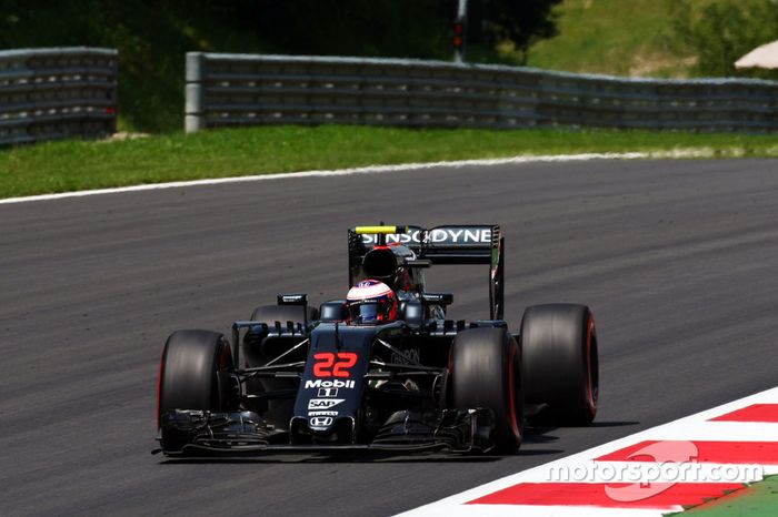 Mas, com a punição a Rosberg, Hulk herdou a segunda posição e Jenson Button, a terceira