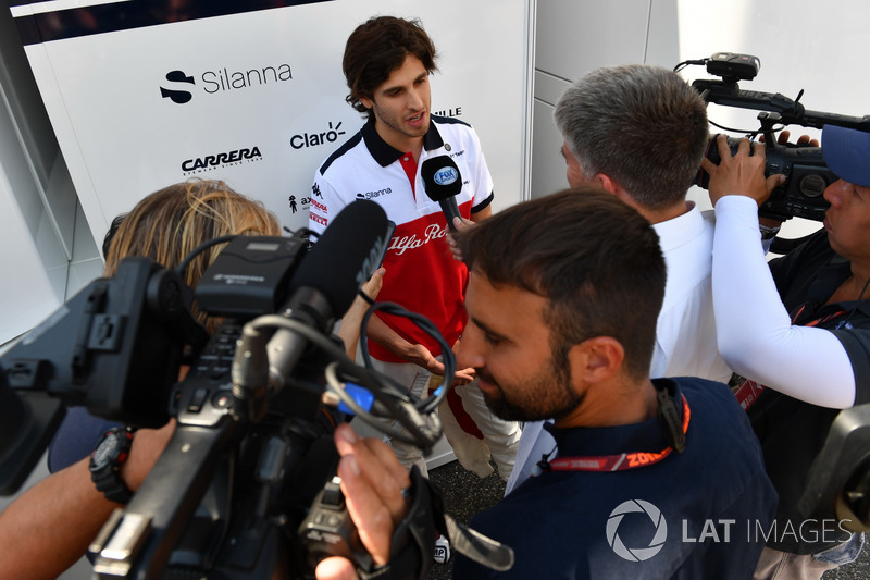 Antonio Giovinazzi, Sauber, parla con i media