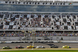 Chase Elliott, Hendrick Motorsports Chevrolet Camaro and Austin Dillon, Richard Childress Racing Chevrolet Camaro