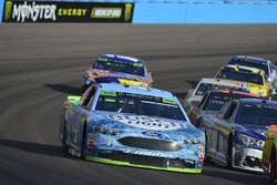 Kevin Harvick, Stewart-Haas Racing Ford, Kyle Busch, Joe Gibbs Racing Toyota
