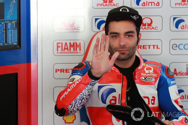 “Com certeza Lorenzo não foi tão inteligente para fazer essa linha na curva 1, porque eu vi o mesmo com Rossi, ele estava por fora, e eu não sei qual era o pensamento dele.”