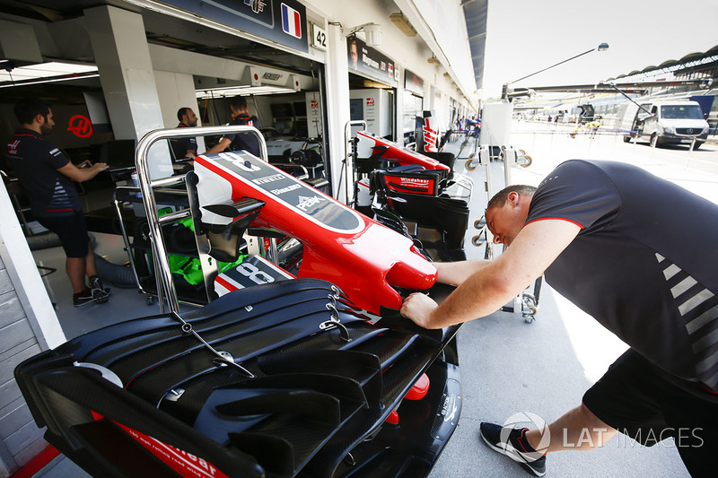 Sayap depan Haas F1 Team
