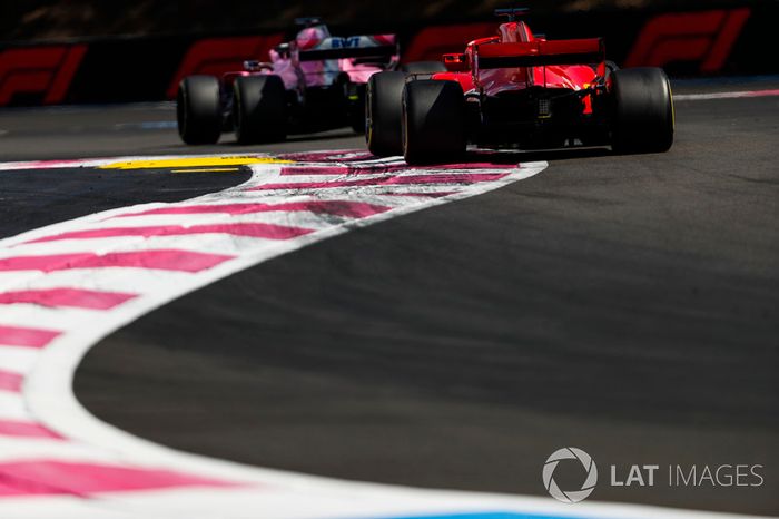 Sergio Perez, Force India VJM11, Sebastian Vettel, Ferrari SF71H