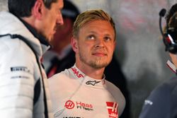 Guenther Steiner, Haas F1 Team Principal Kevin Magnussen, Haas F1