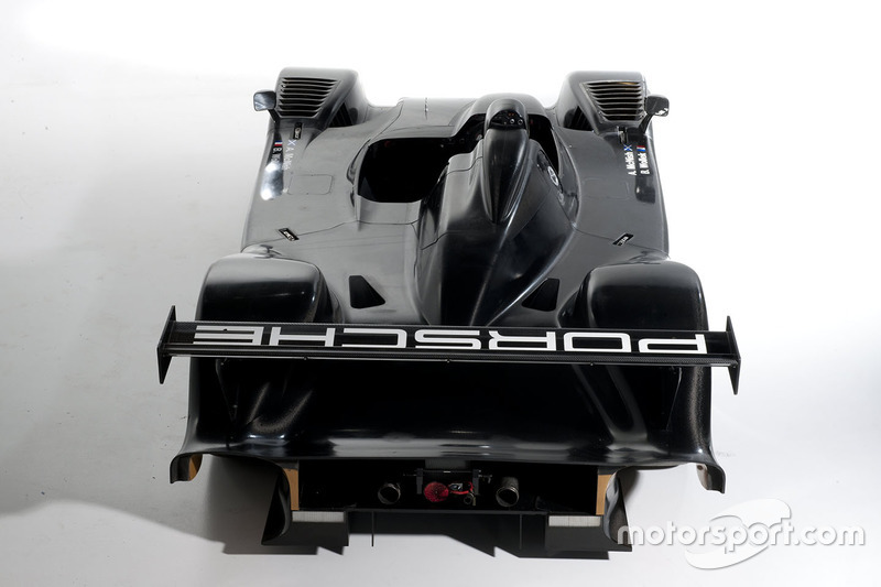 Автомобиль Porsche LMP2000
