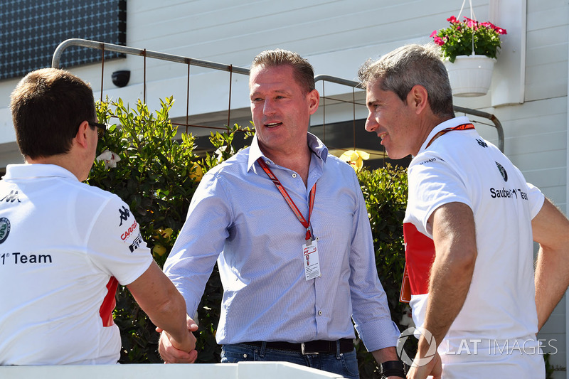 Xevi Pujolar, Sauber Head of Track Engineering and Jos Verstappen