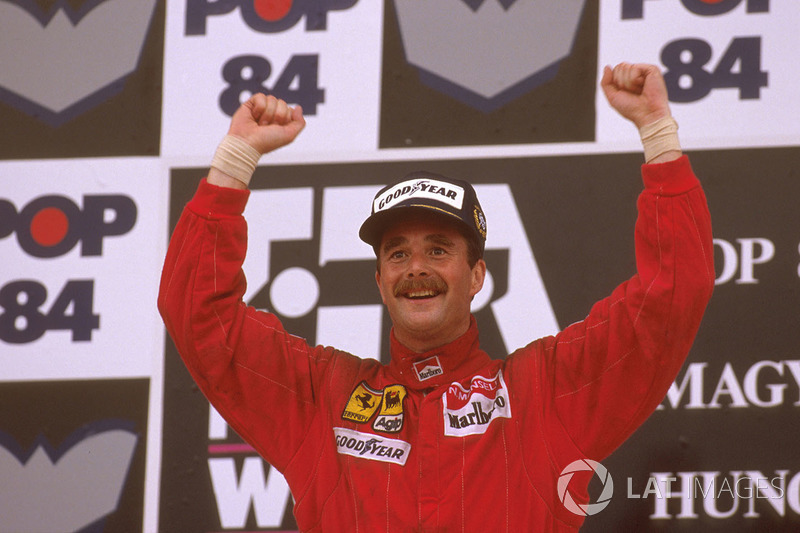 Podio: ganador de la carrera Nigel Mansell, Ferrari