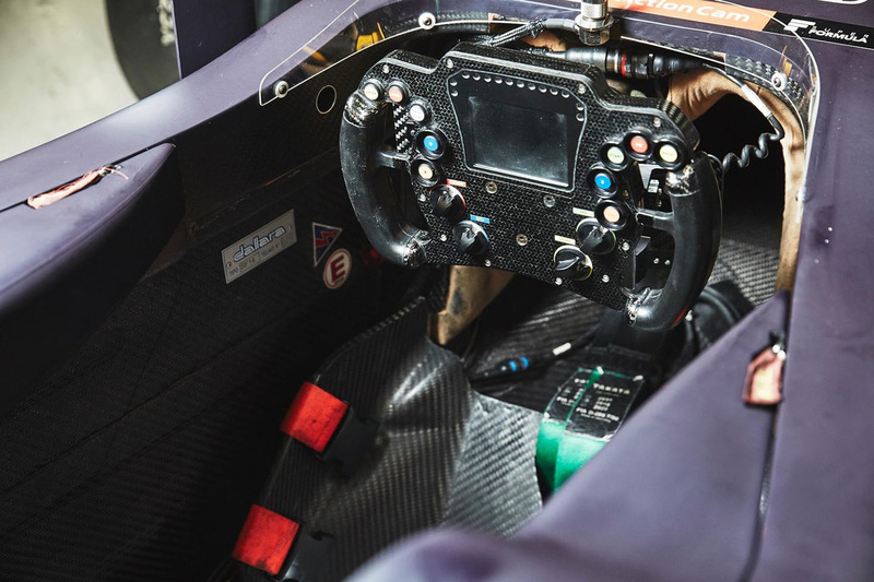 Le cockpit de la voiture de Pierre Gasly, Team Mugen