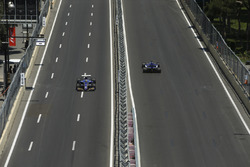 Pascal Wehrlein, Sauber C36, Marcus Ericsson, Sauber C36
