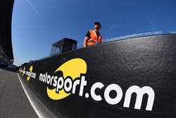 Motorsport.com logo in the pitlane