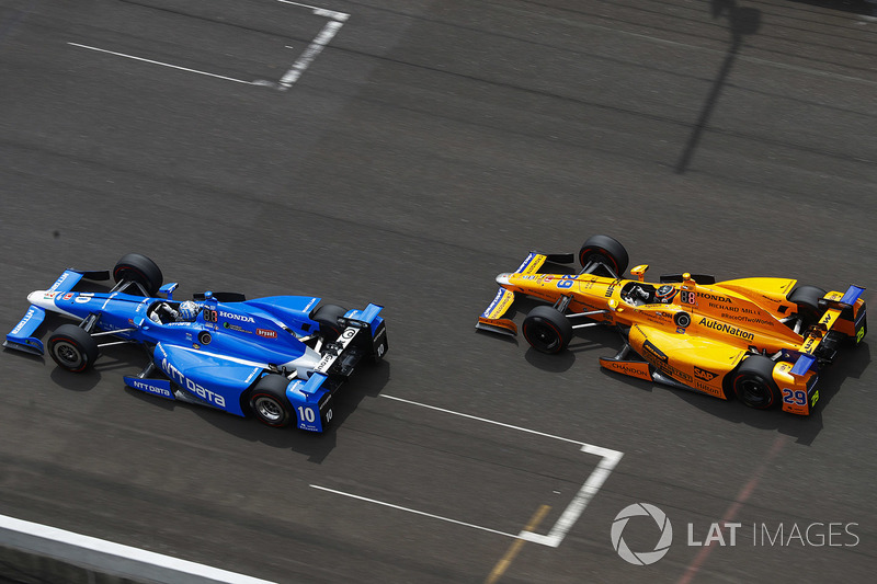 Fernando Alonso, Andretti Autosport, Honda; Tony Kanaan, Chip Ganassi Racing, Honda