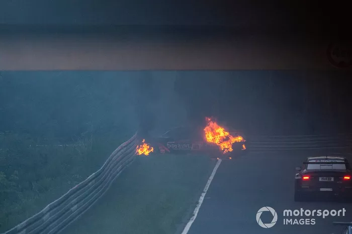 Crash: #160 Teichmann Racing KTM X-BOW GTX: Georg Griesemann, Maik Rönnefarth, Yves Volte, Felix von der Laden