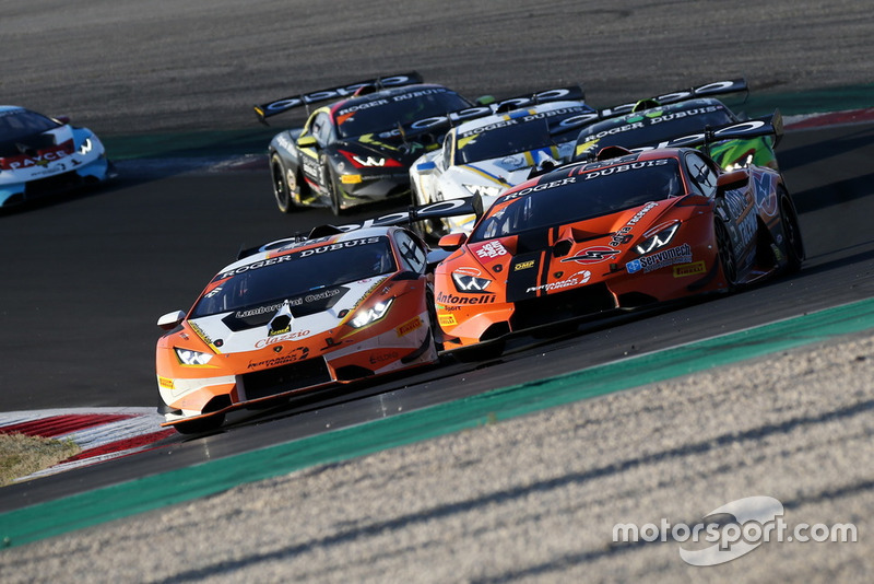 Lamborghini Huracan Super Trofeo Evo #211, Clazzio Racing: Kei Cozzolino, Afiq Yazid in lotta con