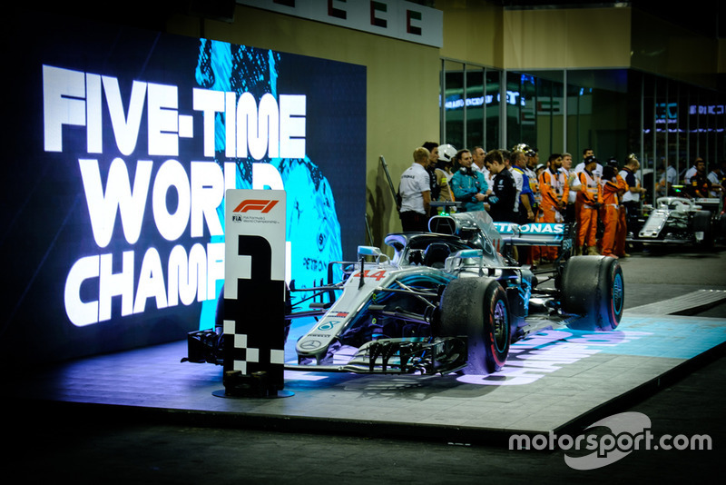 Mercedes AMG F1 W09, Льюис Хэмилтон