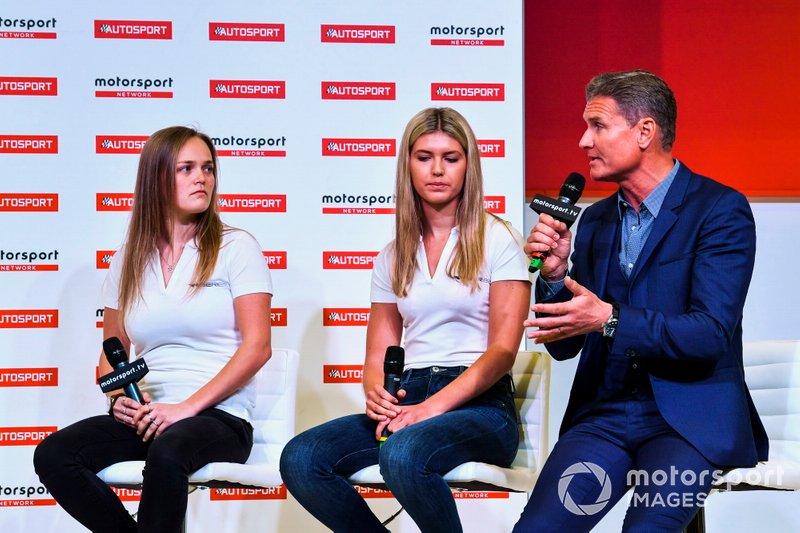 Sarah Moore (links, 25) aus Großbritannien