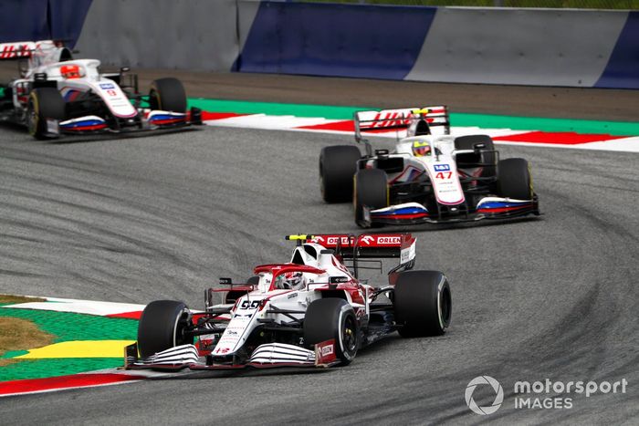 Antonio Giovinazzi, Alfa Romeo Racing C41, Mick Schumacher, Haas VF-21, Nikita Mazepin, Haas VF-21