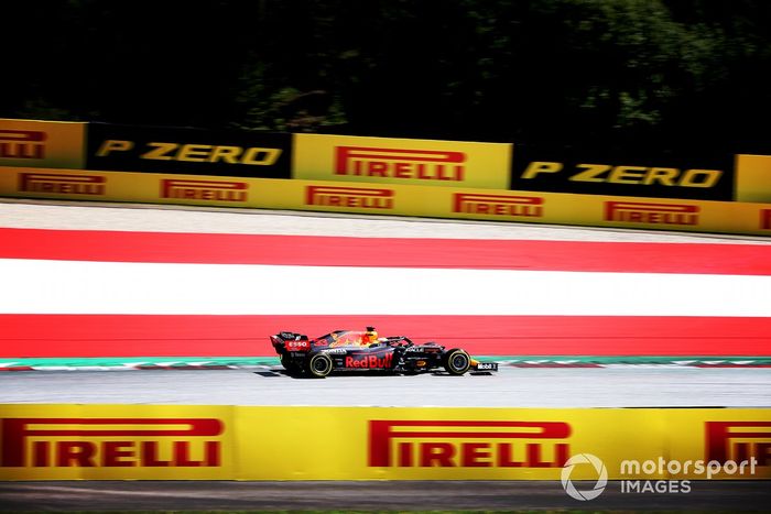 Max Verstappen, Red Bull Racing RB16B 