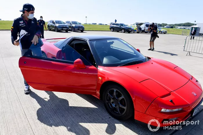  Sergio Pérez, Red Bull Racing, en un Honda NSX