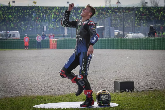 El Campeón del Mundo Fabio Quartararo, Yamaha Factory Racing celebra