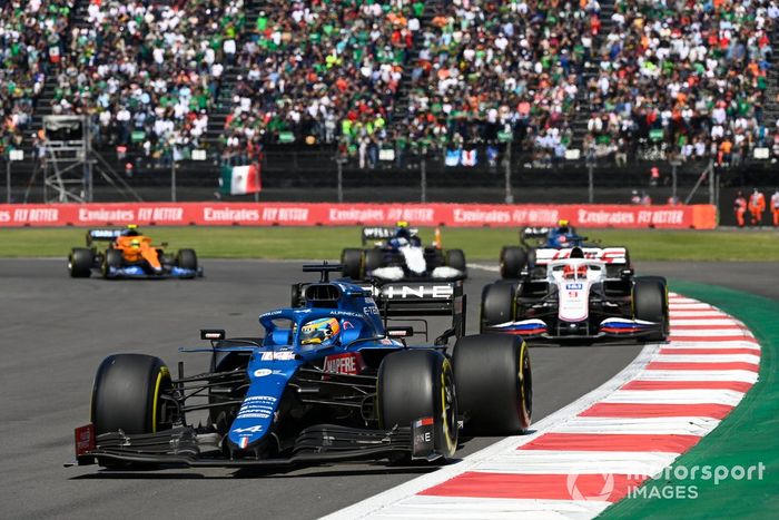 Fernando Alonso, Alpine A521, Nikita Mazepin, Haas VF-21, Esteban Ocon, Alpine A521, Nicholas Latifi, Williams FW43B