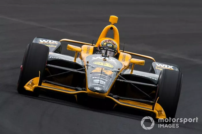 31º #24 Sage Karam, DRR WIX Filters, Dreyer & Reinbold Racing Chevrolet: 227.740 mph