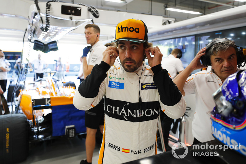 Fernando Alonso, McLaren MCL33, prepares for FP1