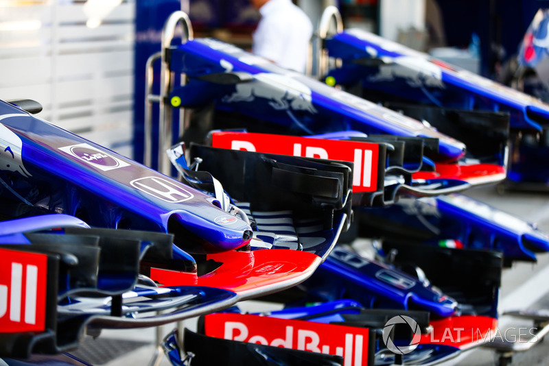 Toro Rosso STR13 Honda noses