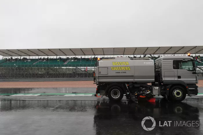 Secado de pista en Silverstone