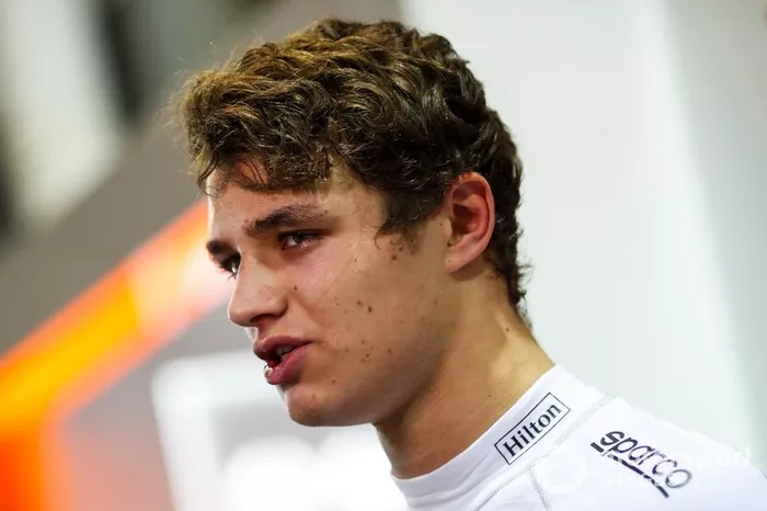 10 - Lando Norris: 1'38.329