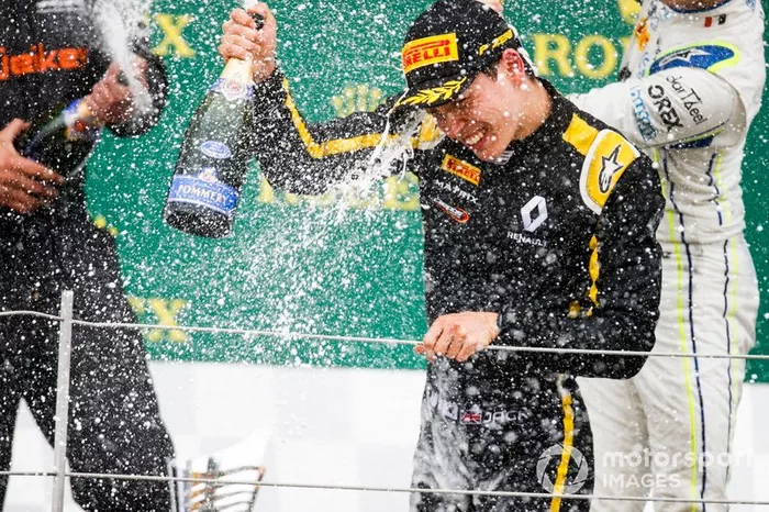 Race winner Jack Aitken, Campos Racing celebrates on the podium with the champagne