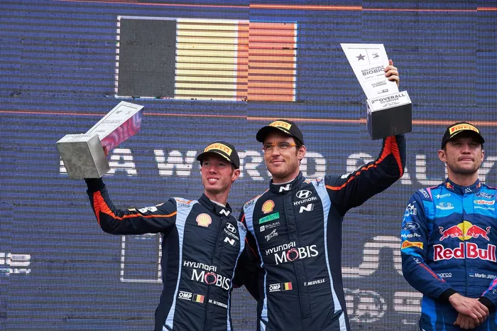 Podio: segundo puesto Elfyn Evans, Scott Martin, Toyota Gazoo Racing WRT Toyota GR Yaris Rally1