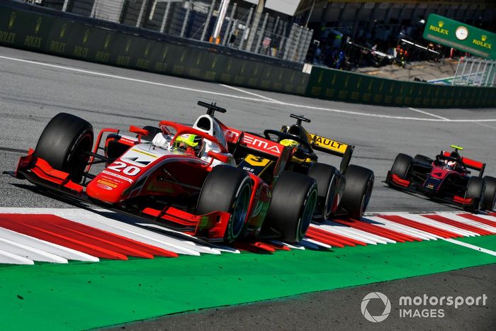 Mick Schumacher, Prema Racing, Guanyu Zhou, UNI-Virtuosi y Callum Ilott, UNI-Virtuosi 