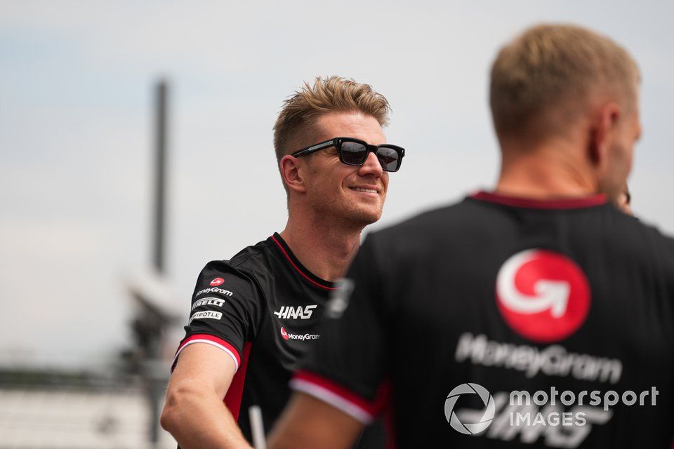 Nico Hulkenberg, Haas F1 Team, Kevin Magnussen, Haas F1 Team, na paradzie kierowców